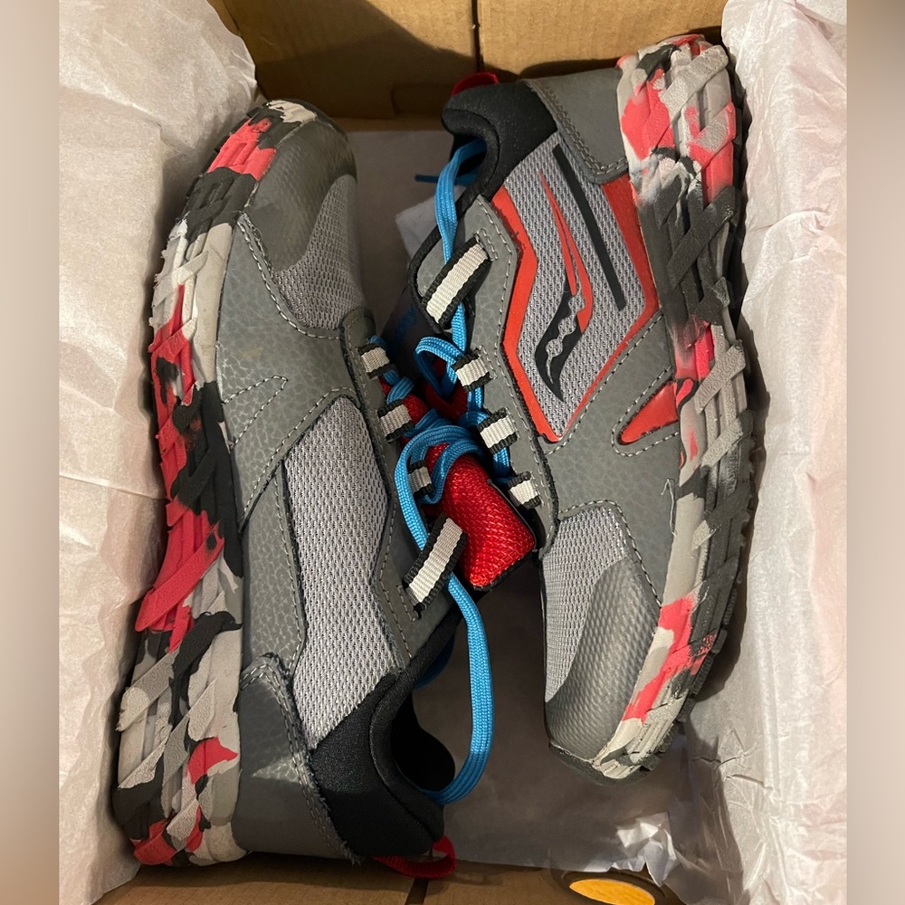 Boys Saucony Active Shoe Size 13.5W